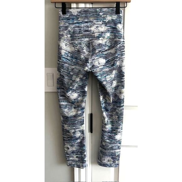 Lululemon Wunder Under Crop Leggings Size 4 Hi-Rise Canada 21" inseam - Picture 6 of 10